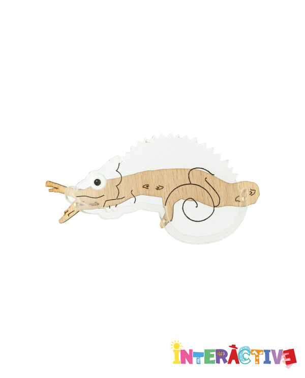 Chameleon brooch- interactive design-