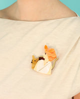 Artemis-goddess-brooch-la-vidriola-plastic-jewellery-cosmica-zoom