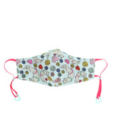 Cat-playing-with-its-yarn-ball-friend-fancy-facemask--safe-&-cool-la-vidriola-detail