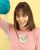Cat-playing-with-its-yarn-ball-friend-necklace-home-sweet-home-la-vidriola-product