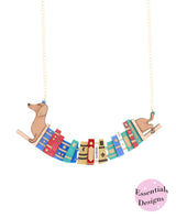 Dachshund-bookend-essentials-necklace-essentials-la-vidriola-detail