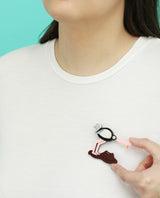 Hide-and-Seek-ostrich-brooch-interactive-animalandia-zoom2