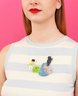 Manneken-Pis-fountain-visit-necklace-Bon-Voyage-collection-la-vidriola-zoom