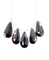 Mussels-necklace-la-vidriola-plastic-jewellery-wild-under-the-sea-detail