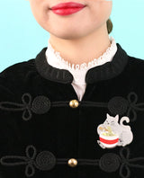 Oodles-of-noodles-cat-brooch--Nǐ-hǎo-collection-la-vidriola-zoom
