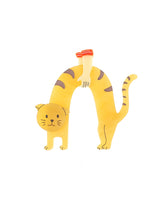 Picking-up-my-cat-brooch-cats-cats-and-more-cats-la-vidriola-detail