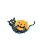 Pumpkin-cat-brooch-plastic-jewerelly-la-vidriola-detail