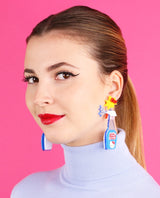 Spring-cleaning-Hello-Kitty-spray-earrings-la-vidriola-x-Hello-Kitty-zoom