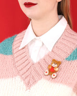 Teddy-bear-hug-brooch-Be-my-Valentine-collection-la-vidriola-product-close