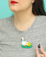The-Ugly-Duckling-and-Co-brooch-animalandia-zoom1