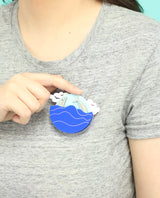 The-jumping-dolphin-brooch-interactive-animalandia-zoom2