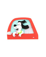 Travelling-dog-brooch-dogs-dogs-and-more-dogs-la-vidriola-detail