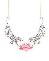 White-tiger-lotus-flower-necklace-Nǐ-hǎo-collection-la-vidriola-detail
