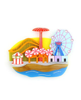 have-fun-in-coney-island-brooch-la-vidriola-plastic-jewellery-take-away-product