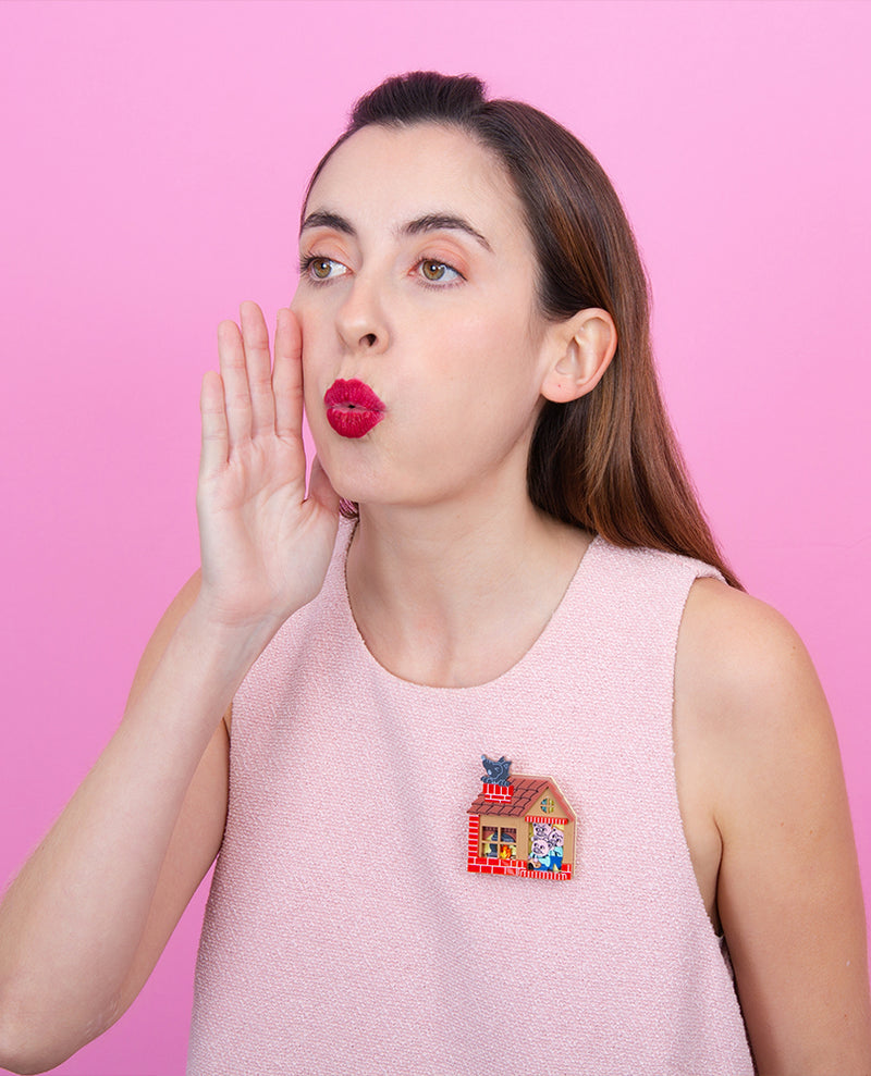 3 Piggies in the Brick House Brooch -Interactive-