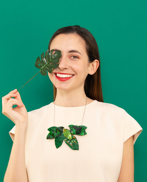 Leaf Insect Camouflage Piece Necklace