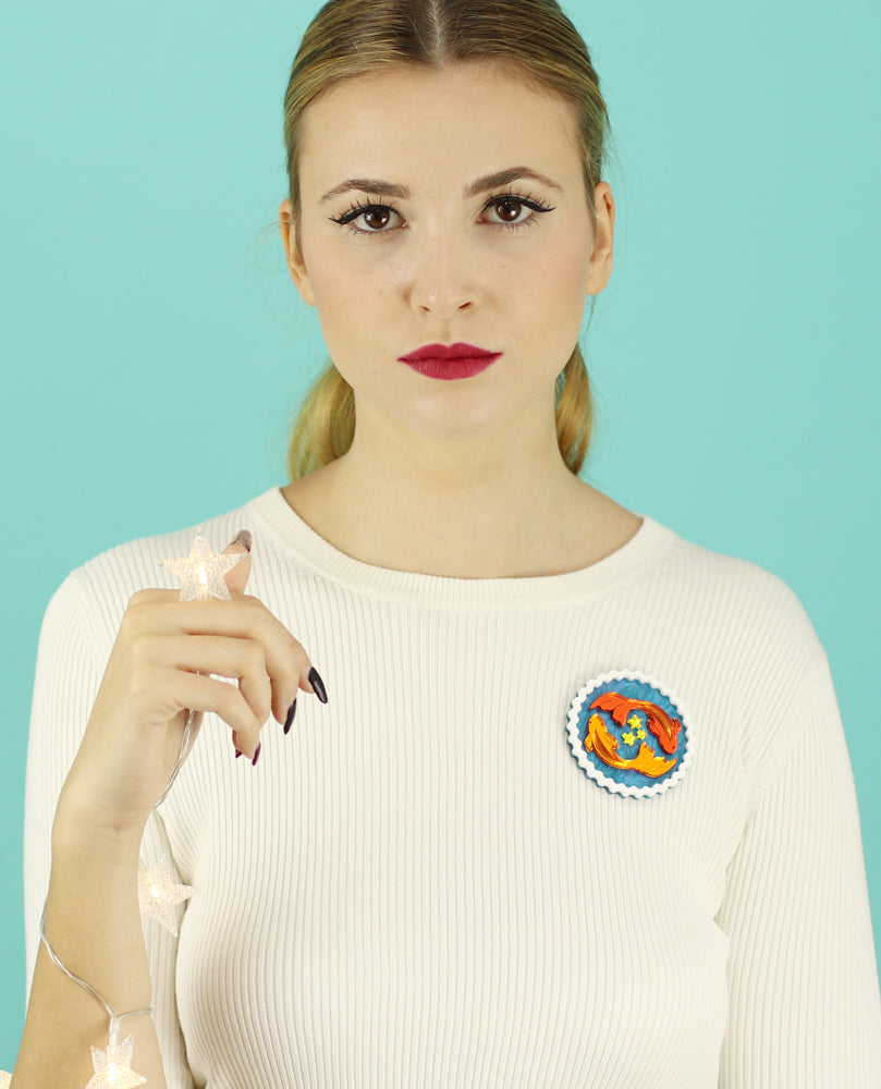 Pisces zodiac sign brooch