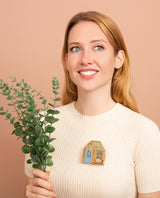 Snacking in the Greenhouse Brooch -Interactive-