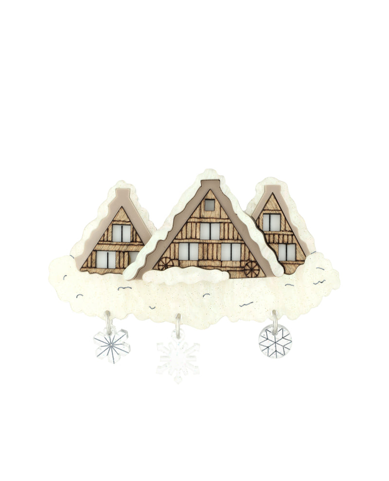 Snowdin Shirakawa-go Brooch