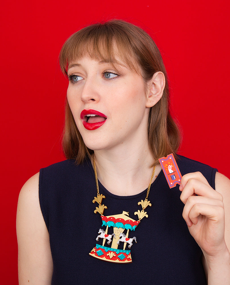 Spin spin like a carousel necklace