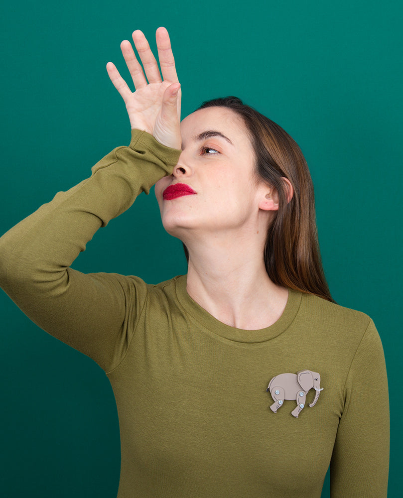 Stomp-stomp! elephant brooch -interactive-