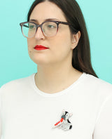 Bulldog-having-a-snack-brooch-animalandia-product