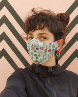 Cat-playing-with-its-yarn-ball-friend-fancy-facemask--safe-&amp;-cool-la-vidriola-selfie