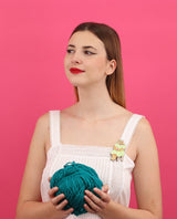 Cat-with-its-ball-of-yarn-Brooch-Masterpiece-collection-la-vidriola-product