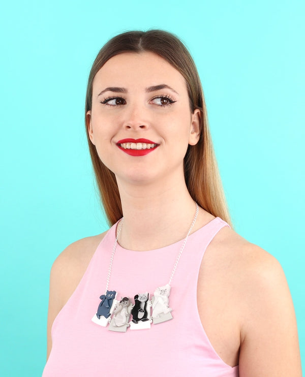 Cats-on-Abbey-Road-Necklace-Bon-Voyage-collection-la-vidriola-product