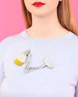 Changing-desk-lamp-essentials-necklace--interactive---essentials-la-vidriola-zoom