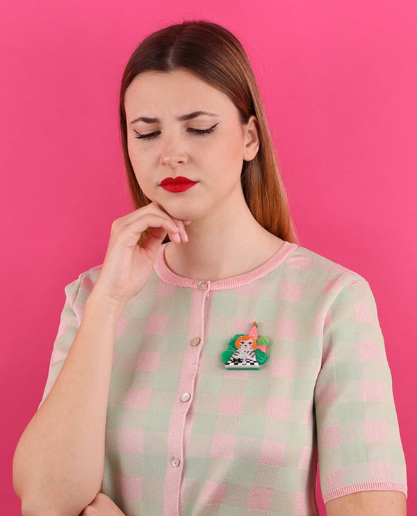 Check-Mate-Brooch-Bon-Voyage-collection-la-vidriola-product