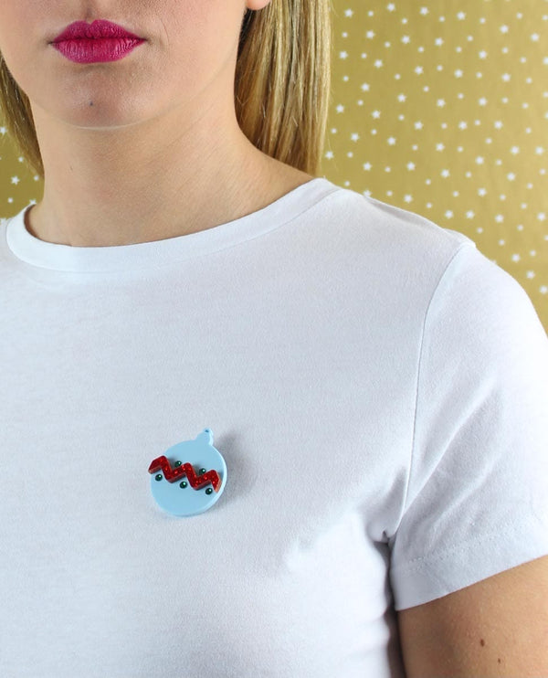 christmas_bauble_brooch_la_vidriola_product