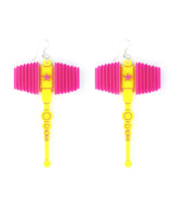 Clown’s-plastic-hammer-earrings-la-vidriola-plastic-jewellery-circus-where-the-magic-happens-detail