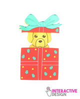 Dog-playing-in-Gift-box-brooch--interactive--Christmas-2020-la-vidriola-detail