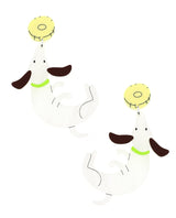 Dog-reaching-the-frisbee-earrings-dogs-dogs-and-more-dogs-la-vidriola-detail