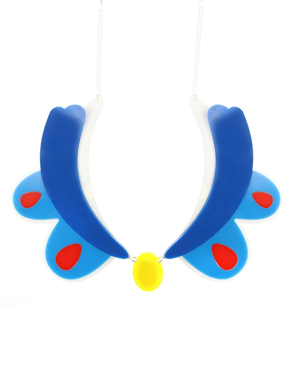 Dress-like-Snow-White-necklace-far-far-away-la-vidriola-detail1