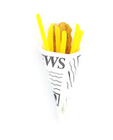 Fish-and-chips-brooch-la-vidriola-plastic-jewellery-take-away-detail