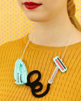 Funny-vacuum-cleaner-necklace--home-sweet-home-la-vidriola-zoom