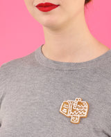 Gingerbread-cookie-post-box-brooch-Christmas-2020-la-vidriola-zoom