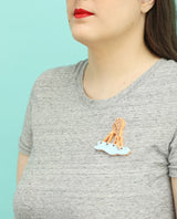 Giraffe-going-for-a-drink-brooch-animalandia-zoom1