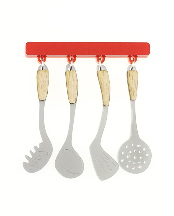 Hanging-kitchen-gadgets-brooch-home-sweet-home-la-vidriola-detail