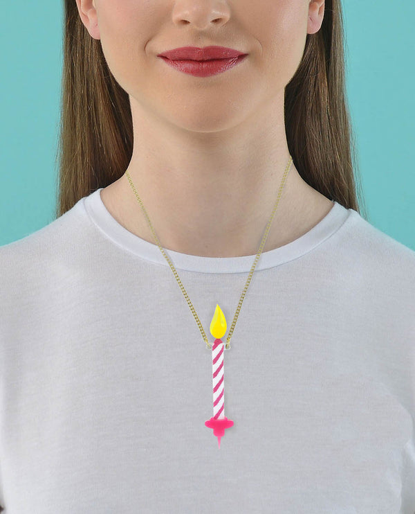 Happy_birthday_fucsia_pendant_la_vidriola_detail