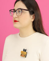 Hiding-black-cat-brooch-everything-will-be-all-right-la-vidriola-product