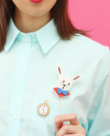I’m-late!-brooch--interactive-brooch-far-far-away-la-vidriola-zoom