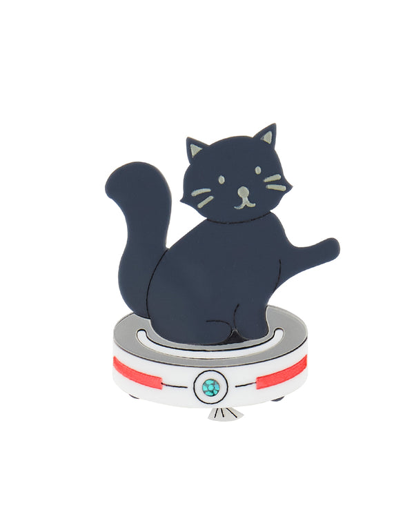 Kitty helping with Housework Brooch