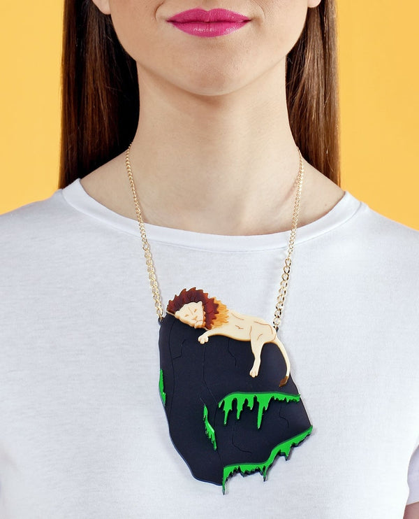 Lion_on_the_rock_necklace_la_vidriola_product
