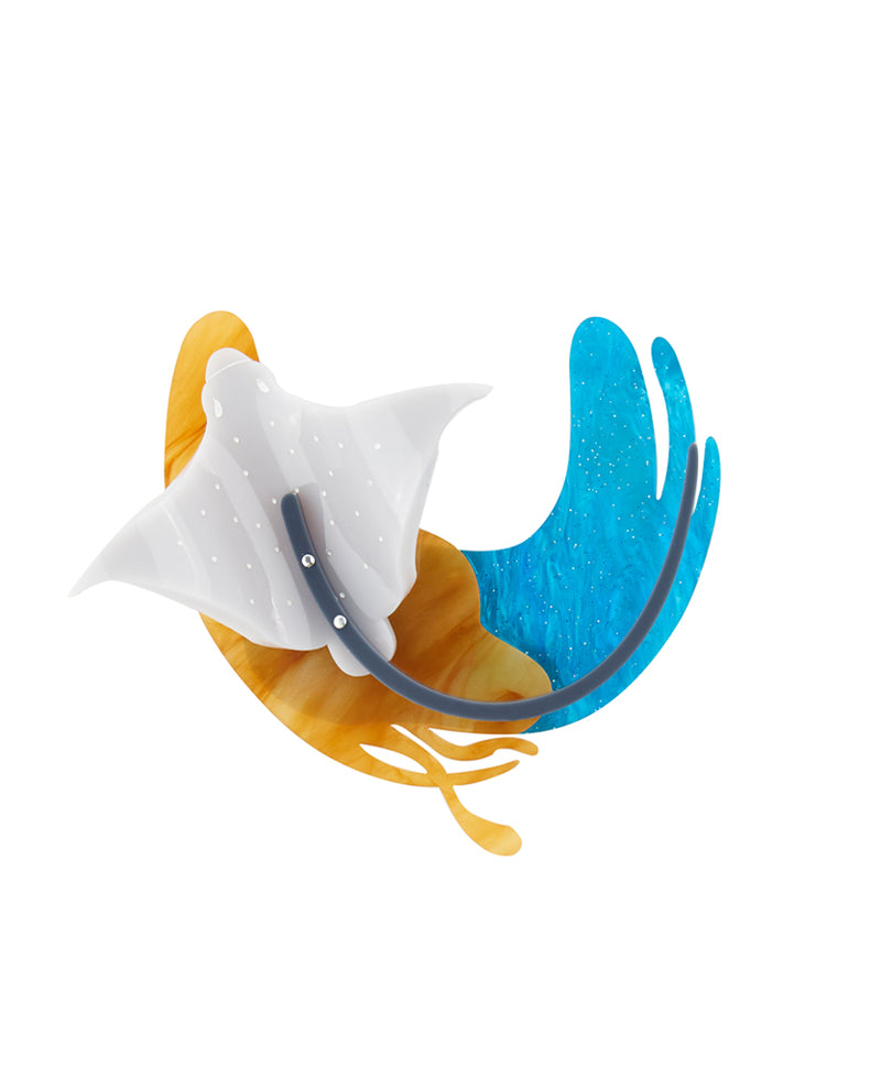 Majestic Stingray Swimming Brooch
