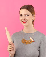 Making-gingerbread-woman-necklace-Christmas-2020-la-vidriola-product