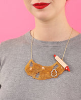 Making-gingerbread-woman-necklace-Christmas-2020-la-vidriola-zoom