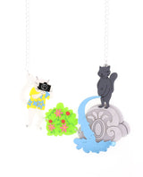 Manneken-Pis-fountain-visit-necklace-Bon-Voyage-collection-la-vidriola-detail